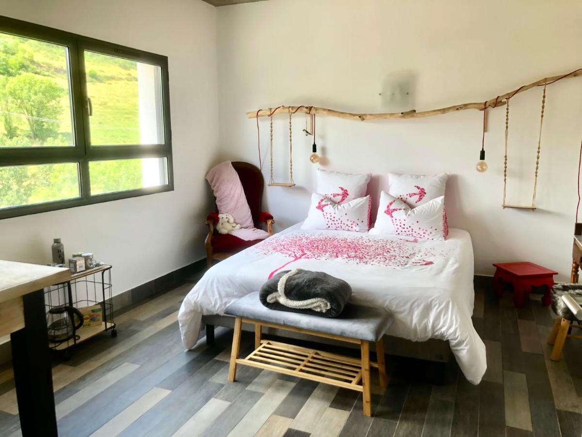 Bed and Breakfast Domaine De La Rue De La Tour Valsonne Экстерьер фото
